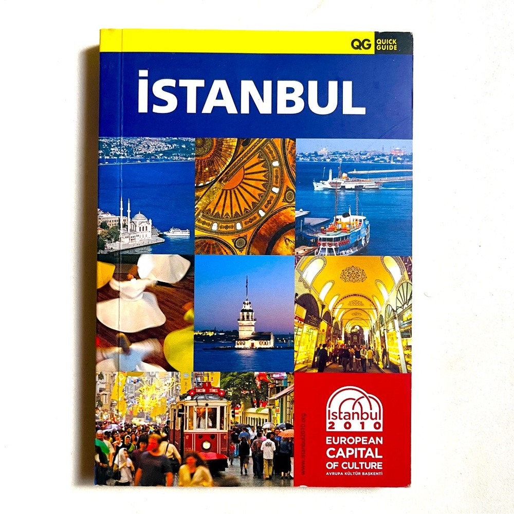 Istanbul (in Turkey) Travel & Guide Book. Sightseeing. Pocket Size Colorful New